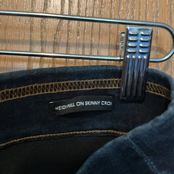 Beautiful NINE WEST pull on jeans - Picture 6 of 9